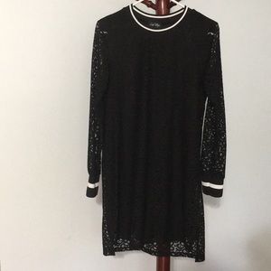 Long-Sleeves Lacy Black Dress
